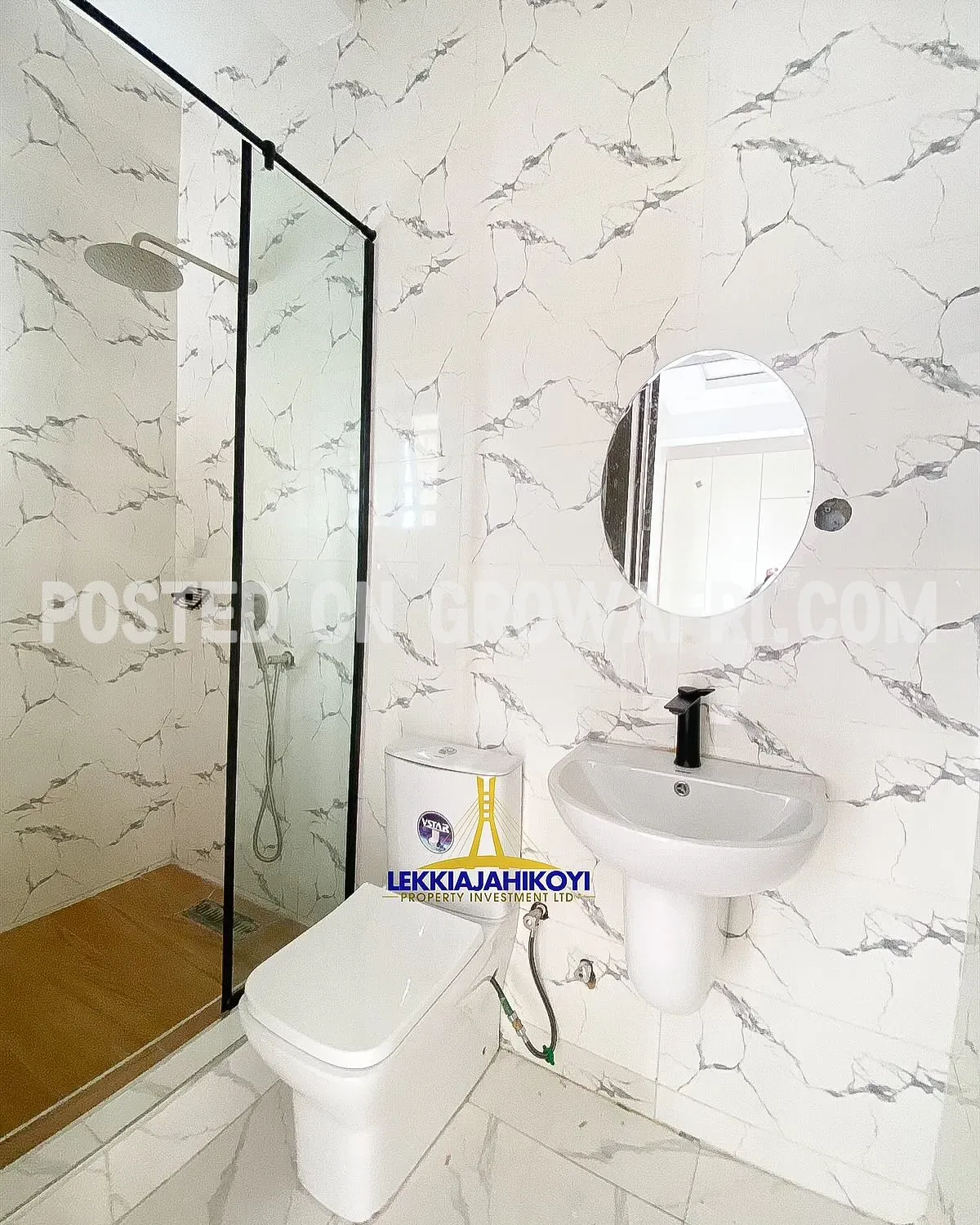  Units of 2 &amp; 3 bedroom apartments with en-suite bedrooms.