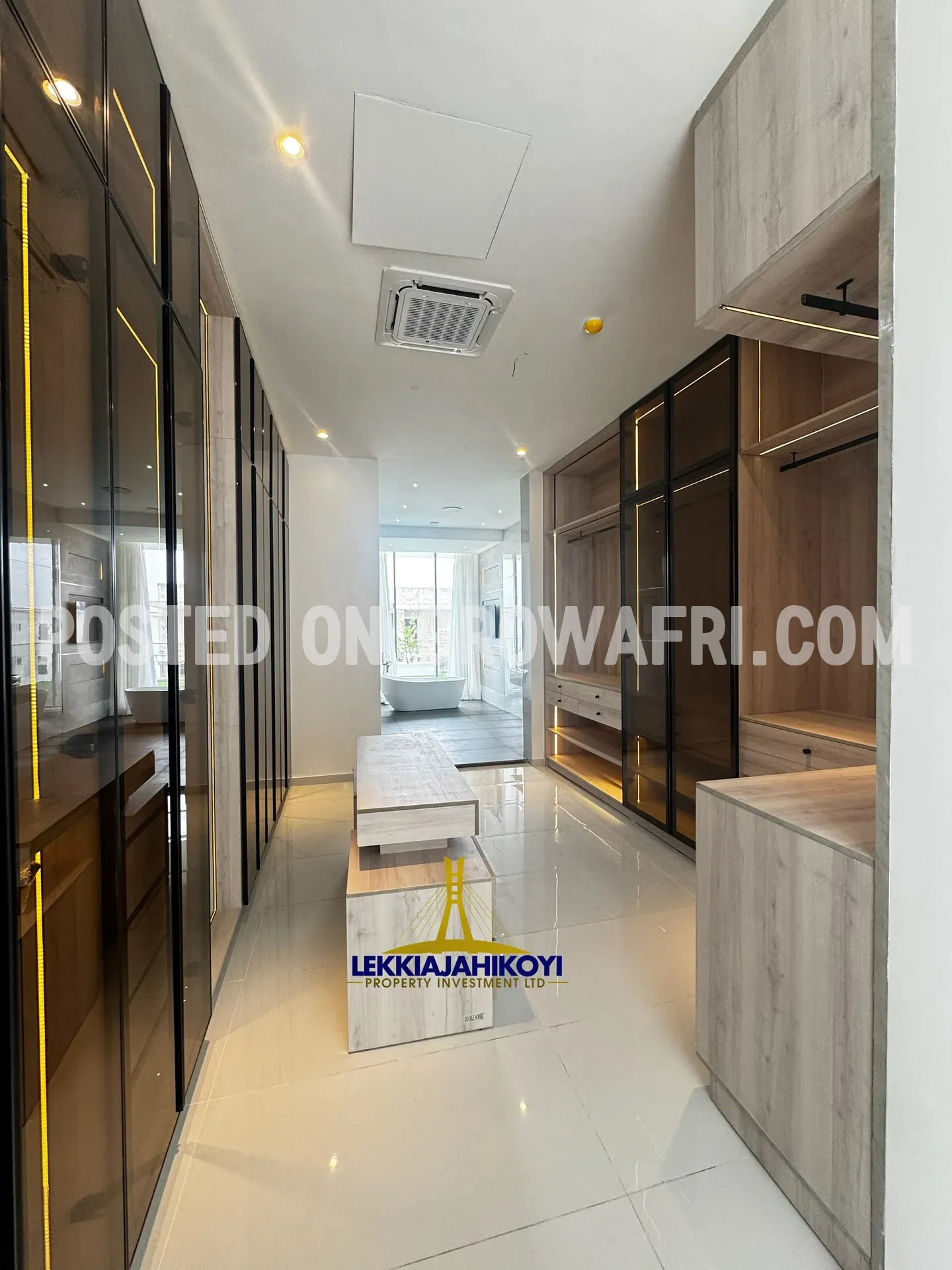 Newly built modern contemporary 5 bedroom fully detached house with elevator.