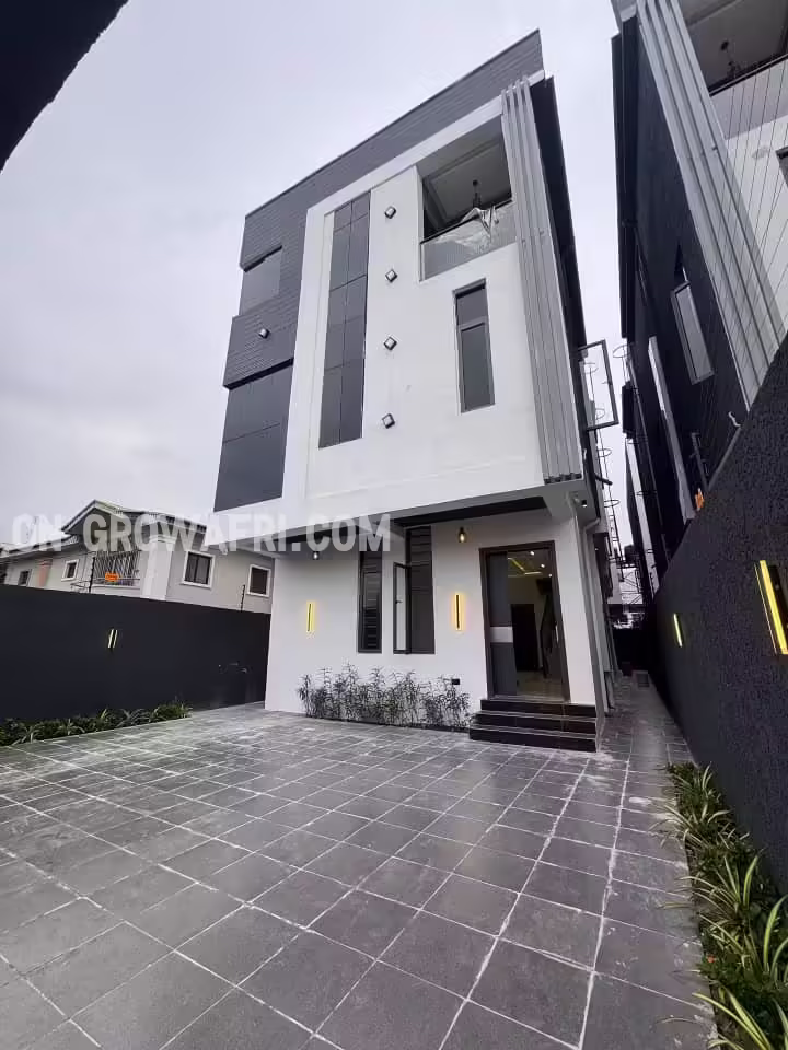 5 bedroom detached duplex with BQ for sale