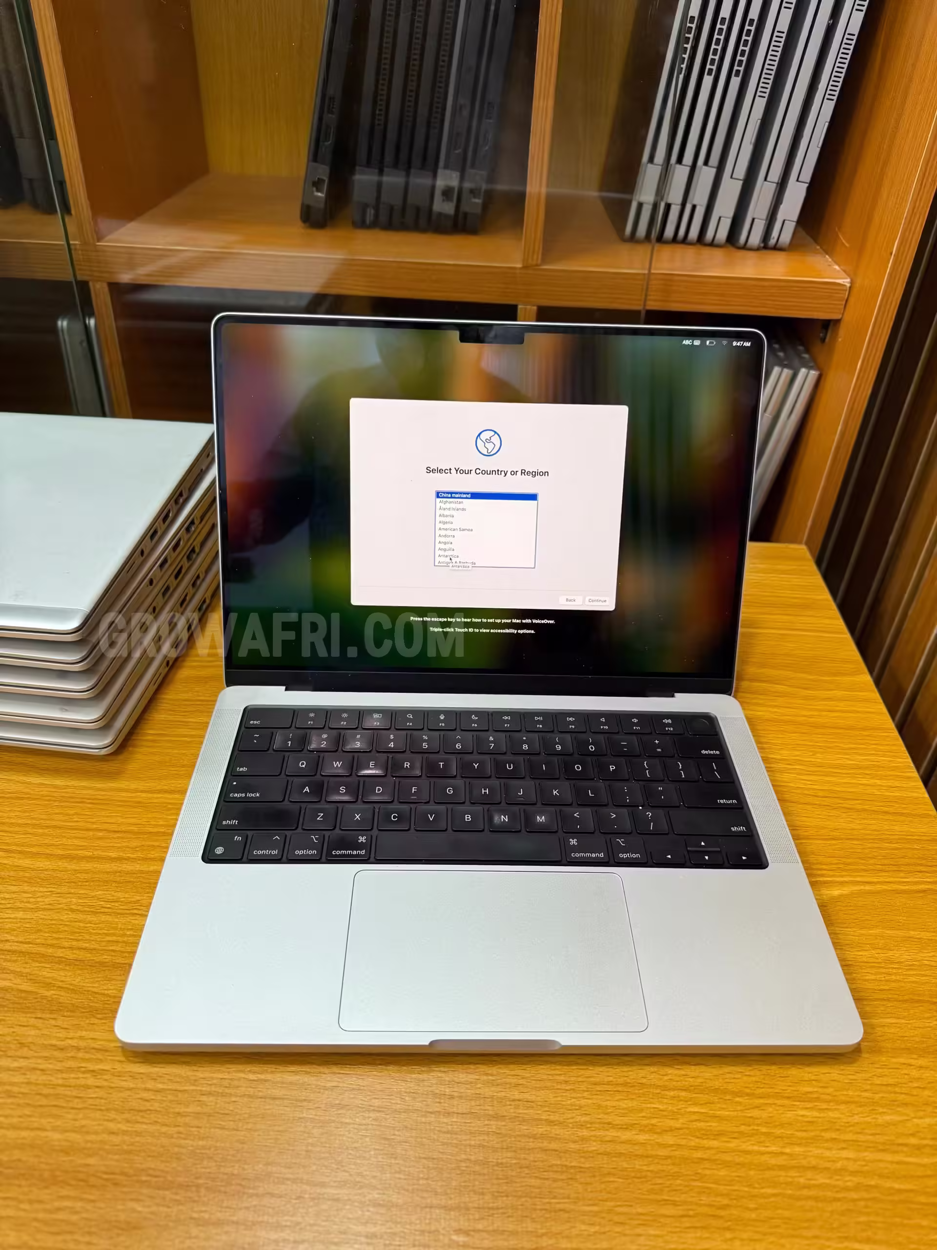 Foreign Used Macbook Pro 2023  M2Pro Chip 16gb Ram; 512gb SSD 14”