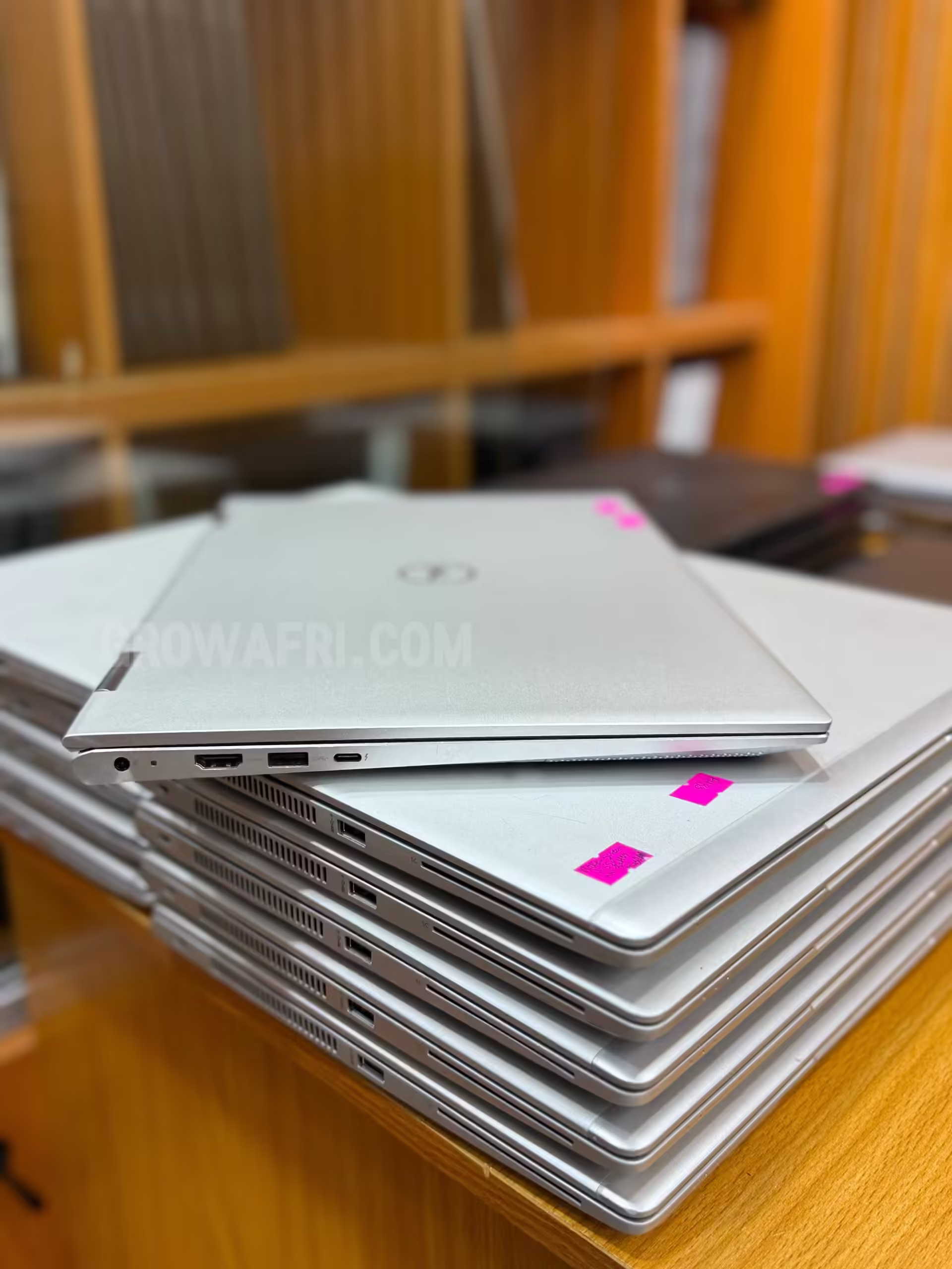 Foreign Used Dell Inspiron 7506 2in1 Touchscreen and Convertible to tablet  Intel Core i7-1165G7 16GB RAM / 512GB SSD