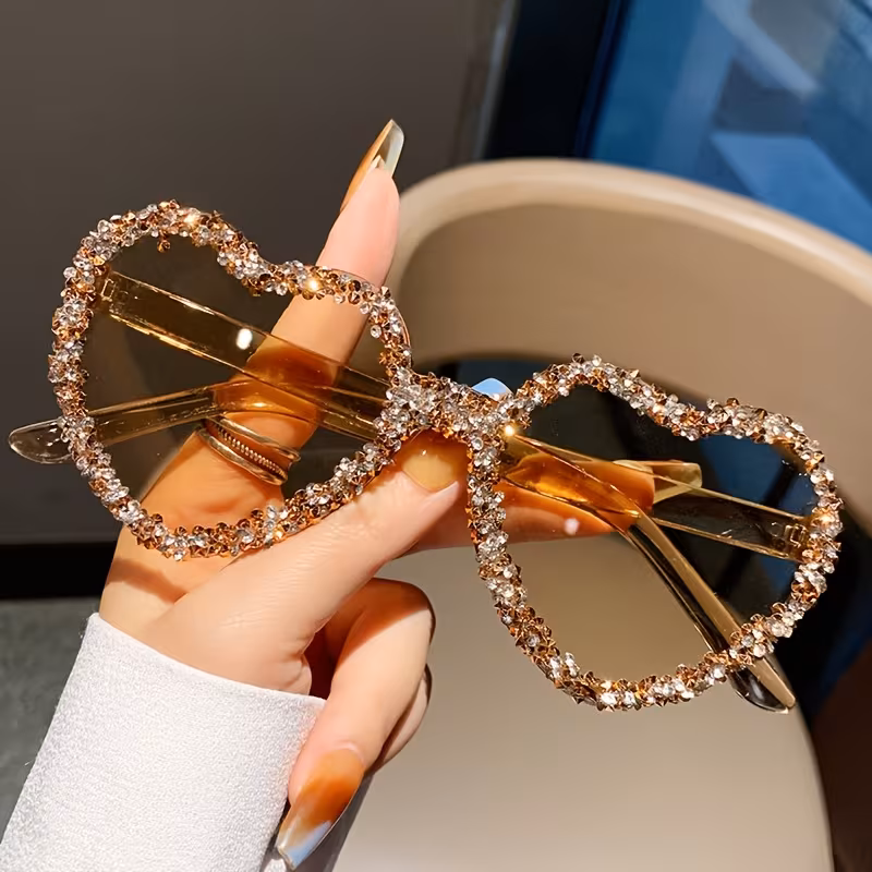 Women's Heart-Shaped Glasses