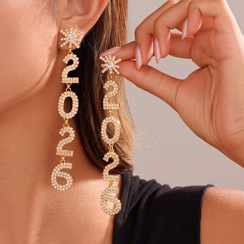 A Pair of Elegant Rhinestone 2026 Long Drop Earrings